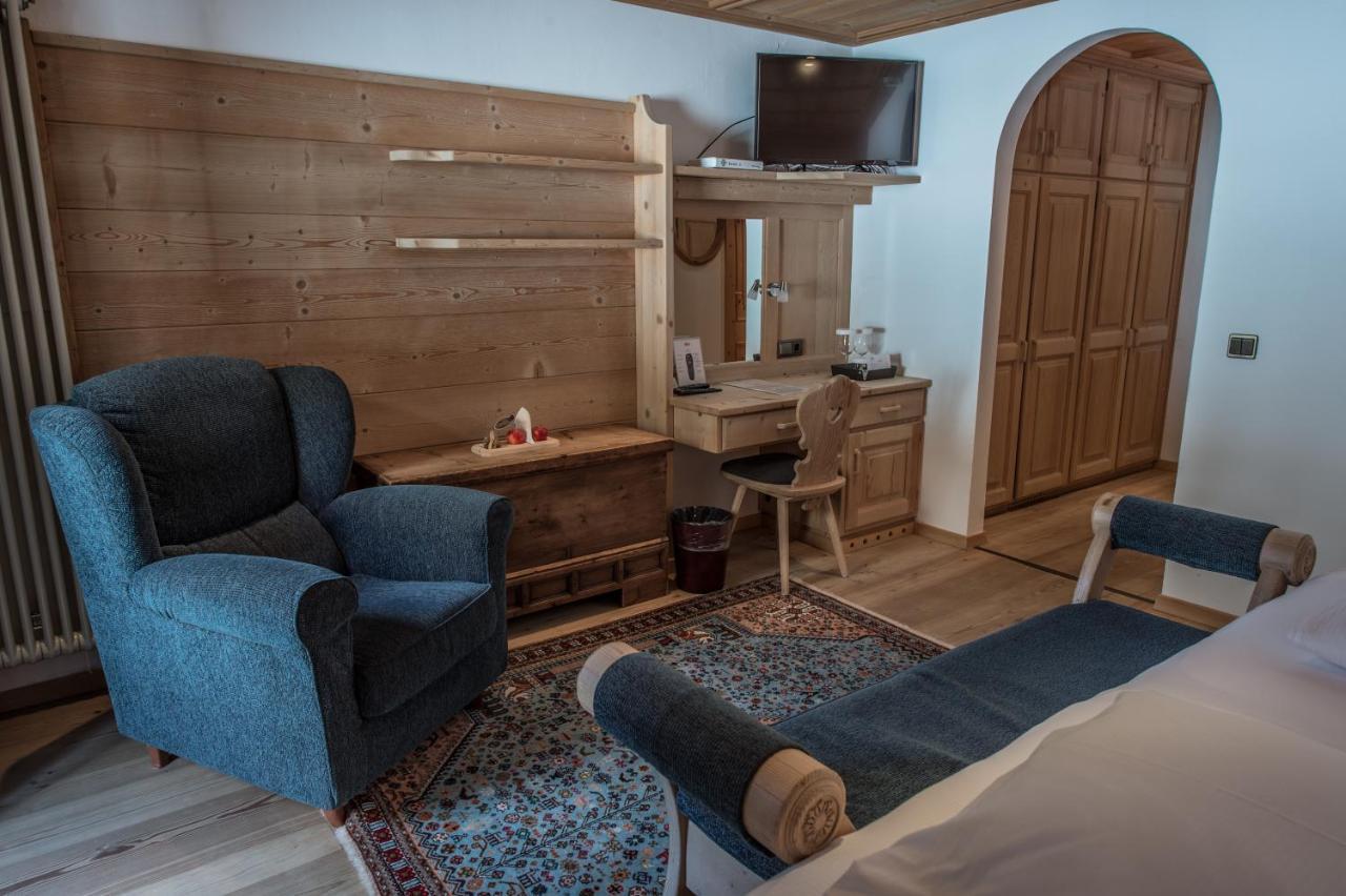 Hotel Ciasa Salares San Cassiano  Extérieur photo