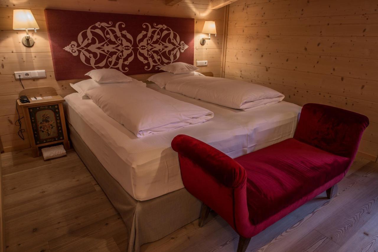 Hotel Ciasa Salares San Cassiano  Extérieur photo