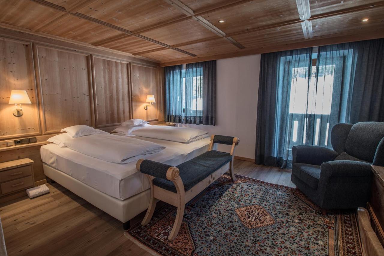 Hotel Ciasa Salares San Cassiano  Extérieur photo