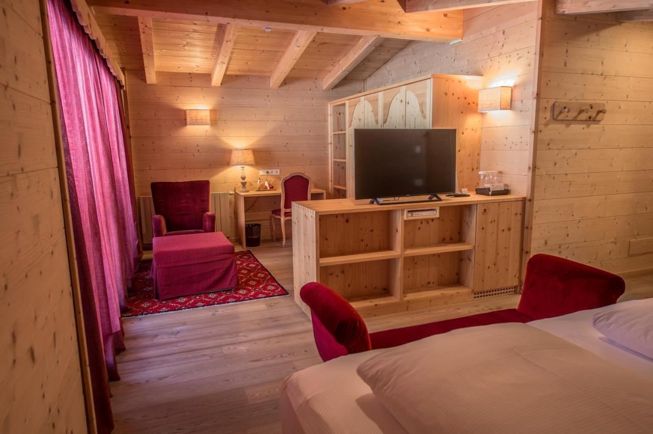 Hotel Ciasa Salares San Cassiano  Extérieur photo