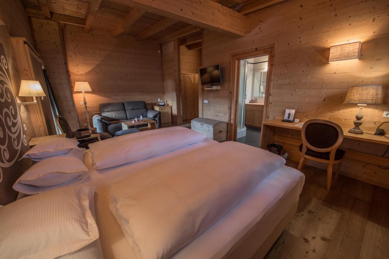 Hotel Ciasa Salares San Cassiano  Extérieur photo