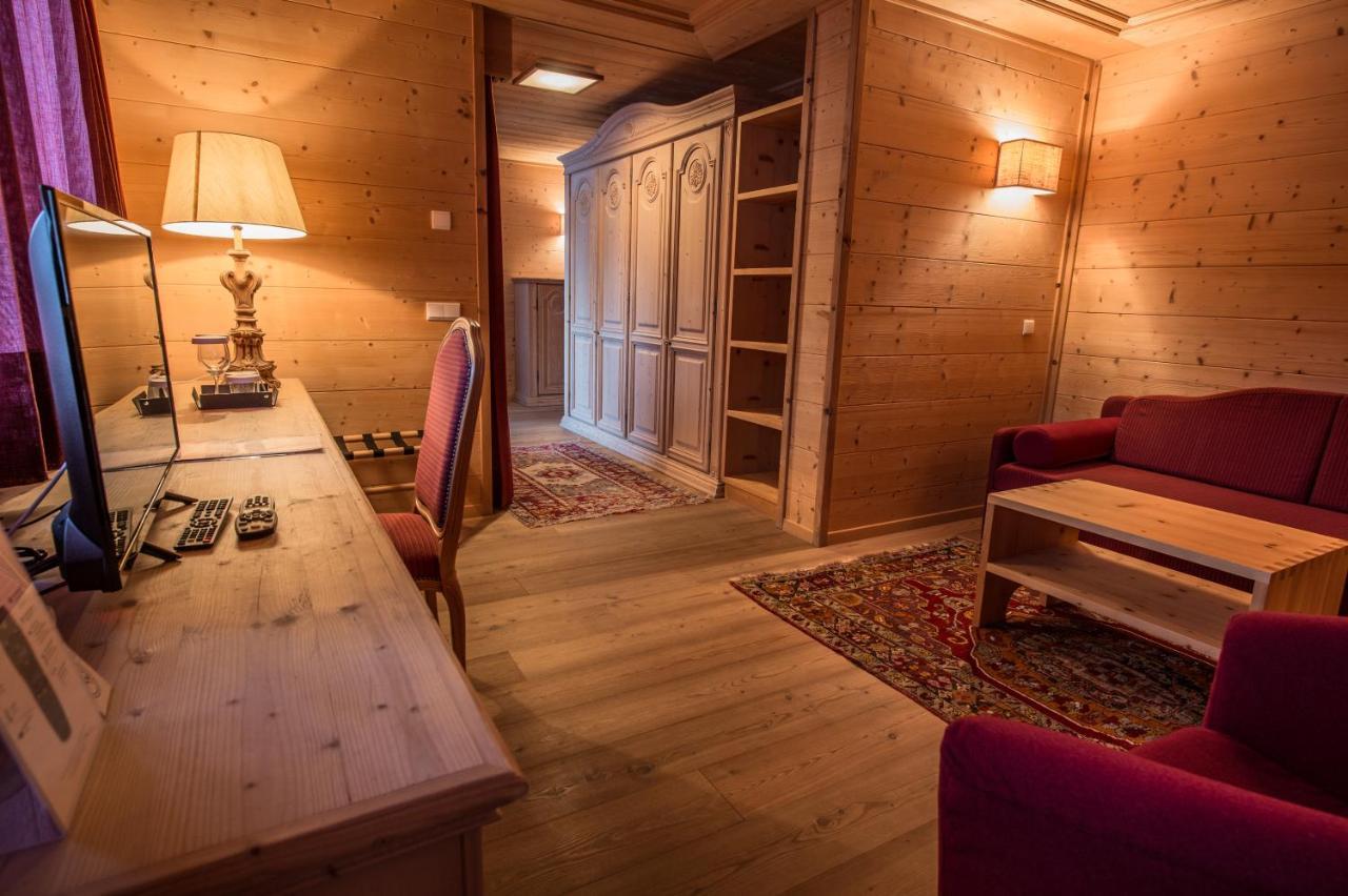 Hotel Ciasa Salares San Cassiano  Extérieur photo
